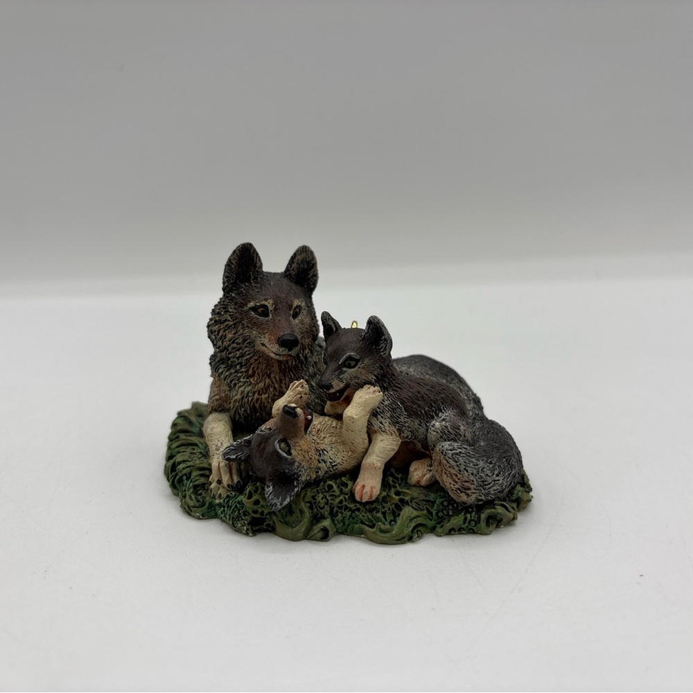 Hallmark Keepsake Ornament 1998 Timber Wolves At Play Majestic Wilderness 2nd